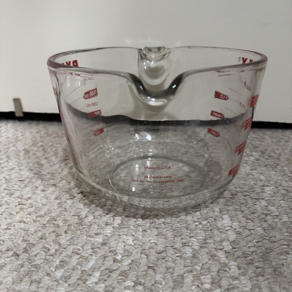 PYREX 8 Cups 64 Oz 2 Quarts Red Lettering Measuring Cup 2000 ML 2 Litres - Picture 4 of 7